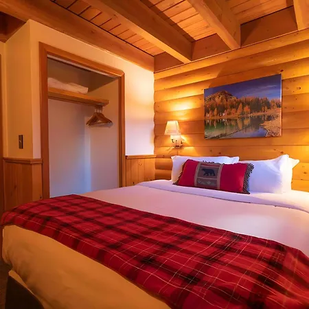 Baker Creek By Basecamp Hotel Lake Louise Exterior photo